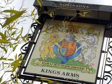 The Kings Arms Bed & Breakfast Wilmslow Dış mekan fotoğraf