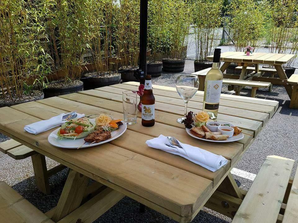 The Kings Arms Bed & Breakfast Wilmslow Dış mekan fotoğraf